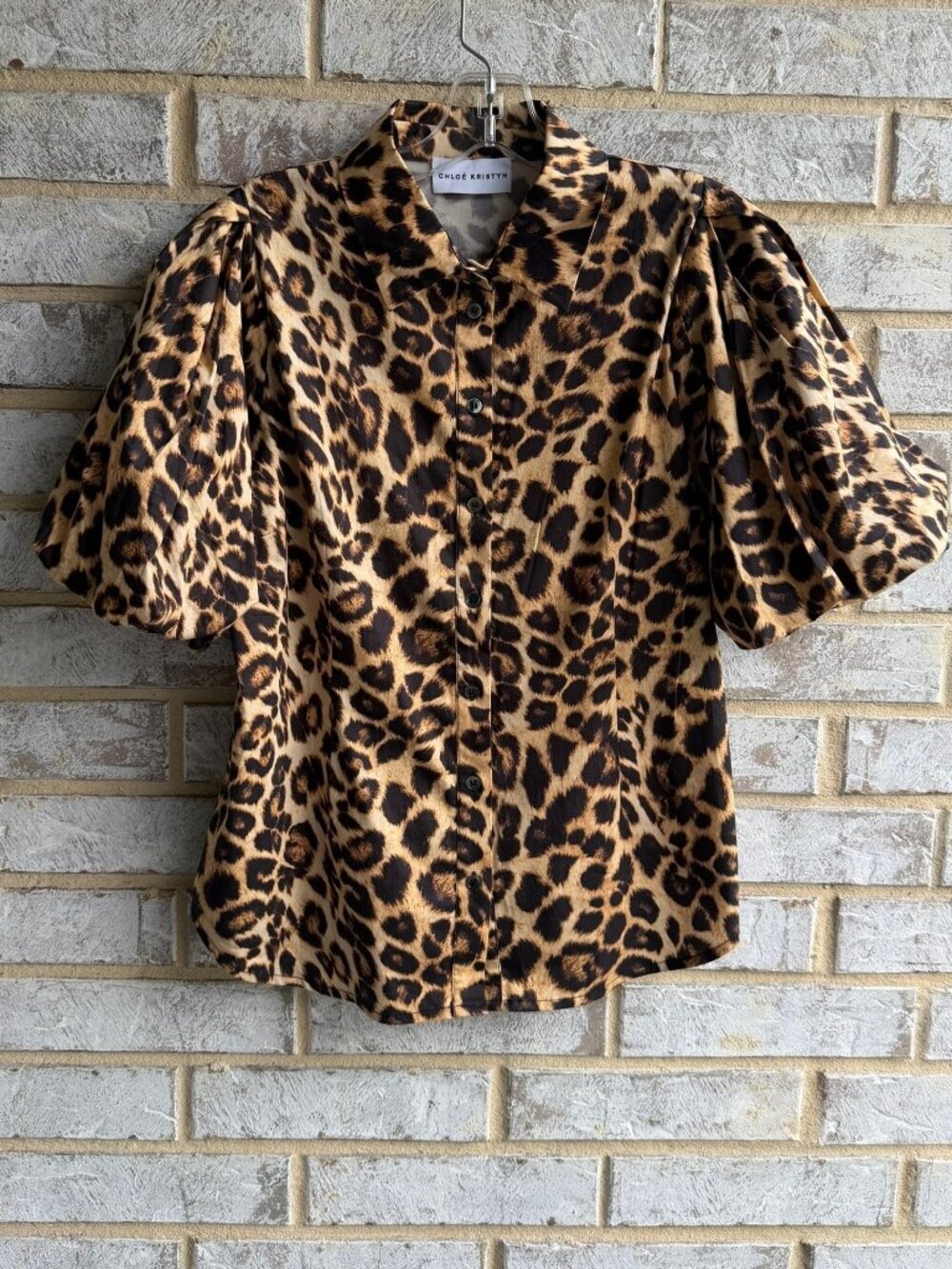 Chloe Kristyn Short Bubble Sleeve Button Up Animal Print Blouse Women's Size M